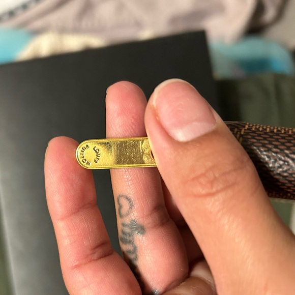 Louie Vuitton Zippy Coin Purse - Picture 6 of 7